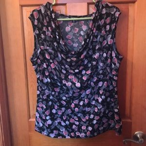 Sleeveless scoop necked shirt 2XL